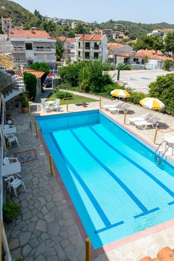 Hotel Sarikas 폴리크로노 외부 사진