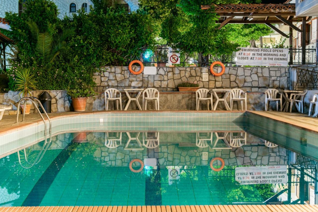 Hotel Sarikas 폴리크로노 외부 사진